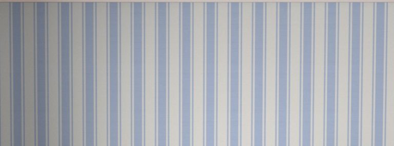 How to Choose Wallpaper for a Small Room: Light, Lines, and Personal Taste