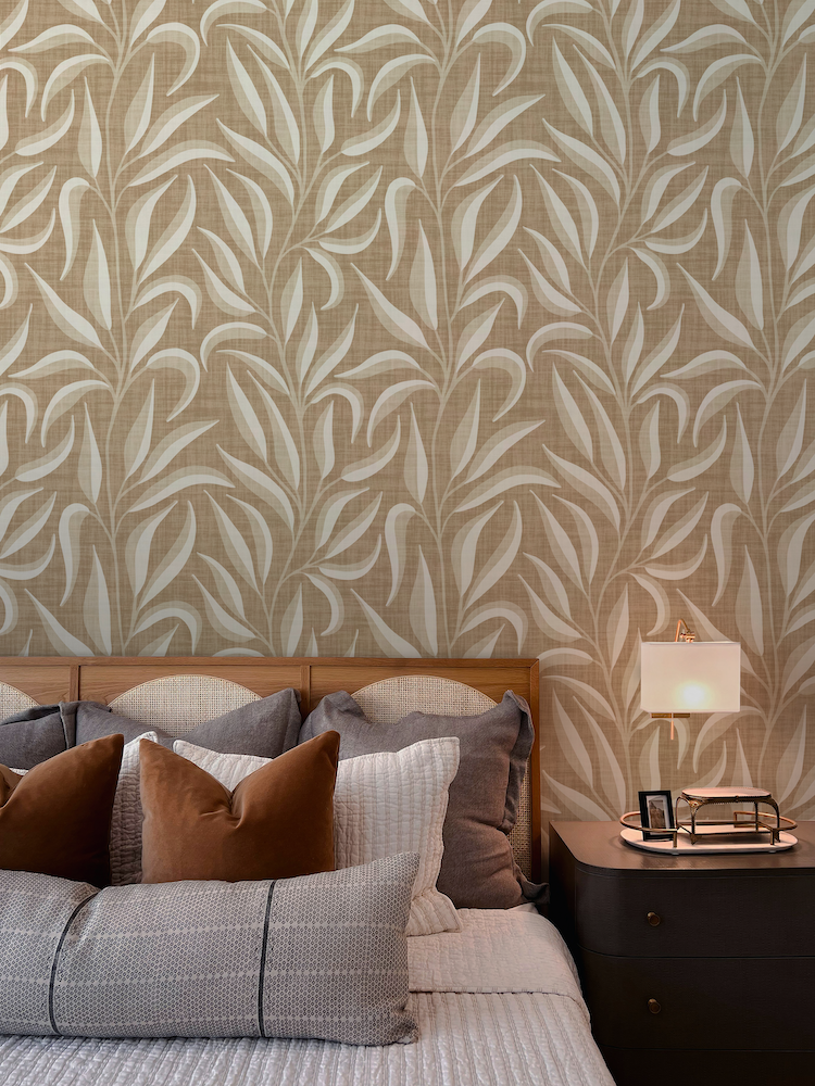 climbing leafy vines wallpaper